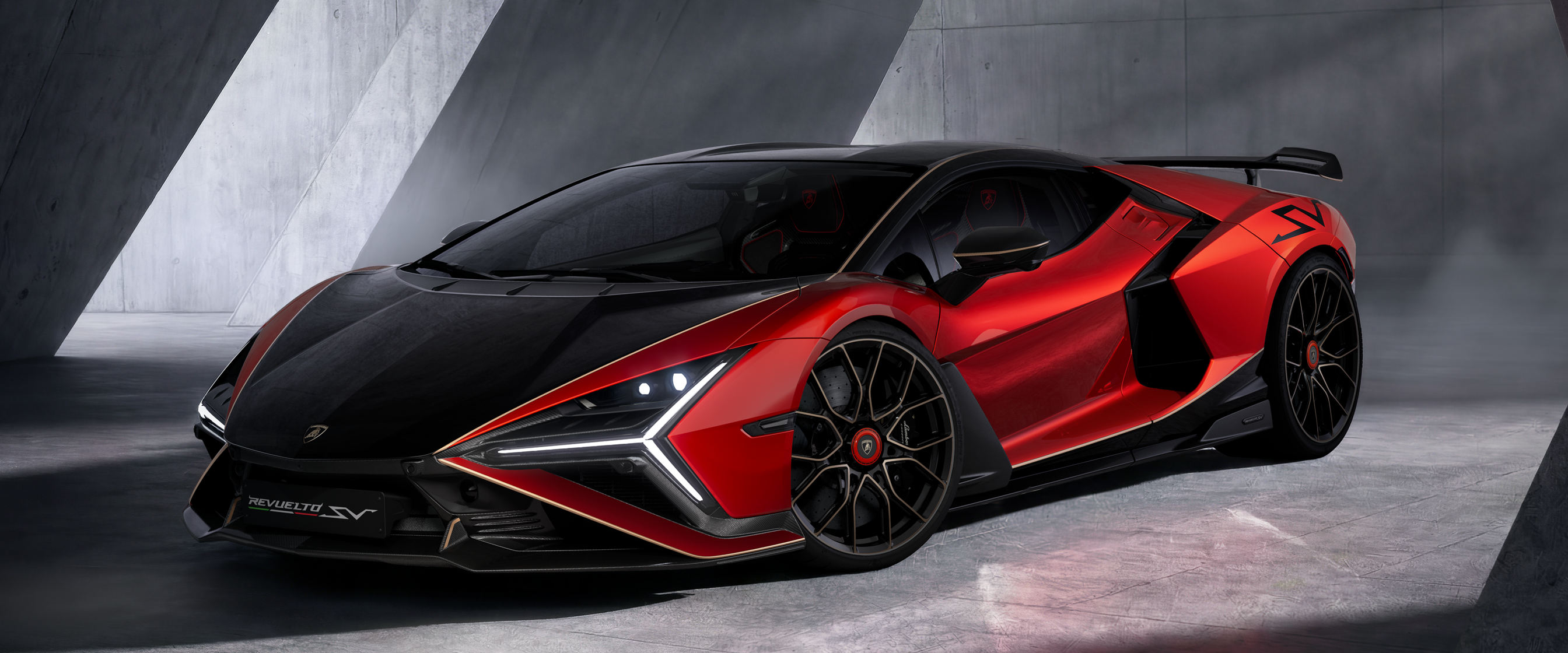 REVUELTO SV