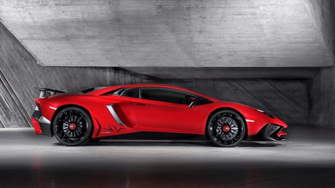 AVENTADOR SUPERVELOCE