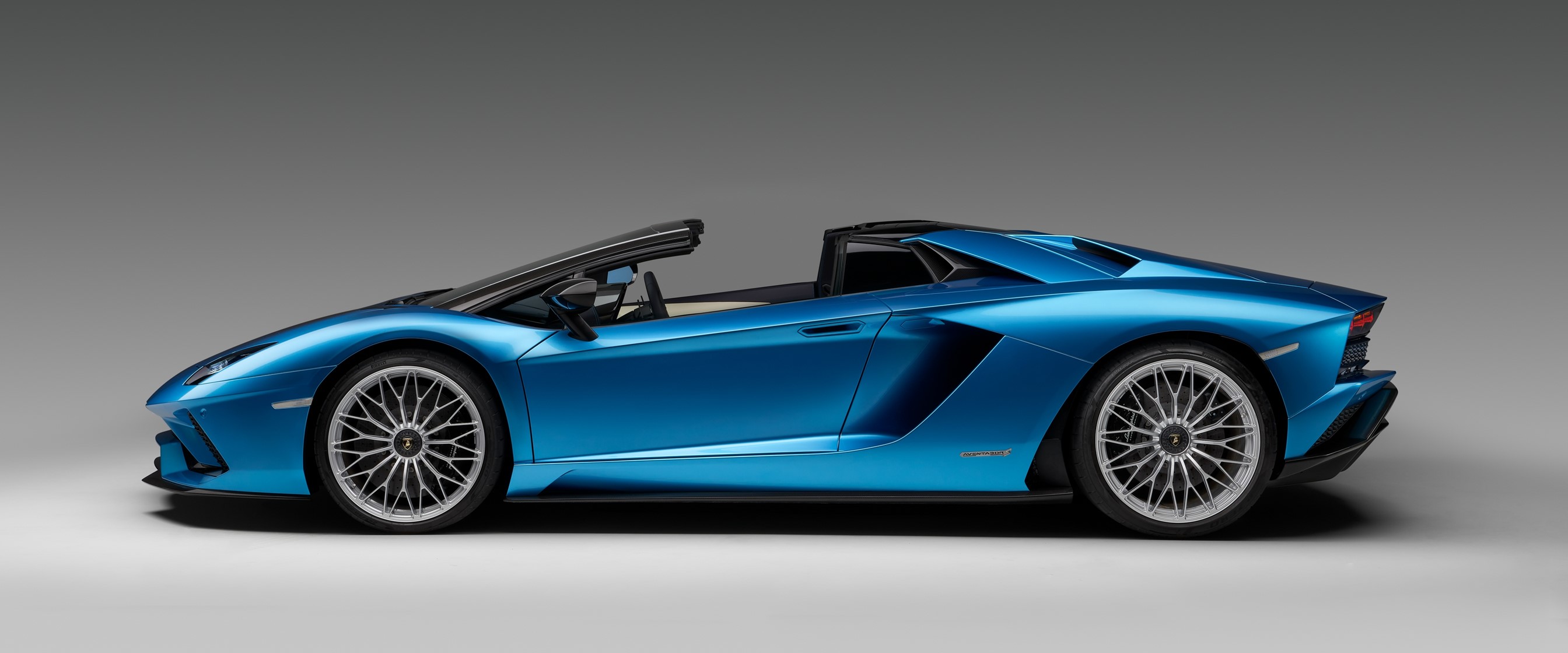 AVENTADOR S ROADSTER