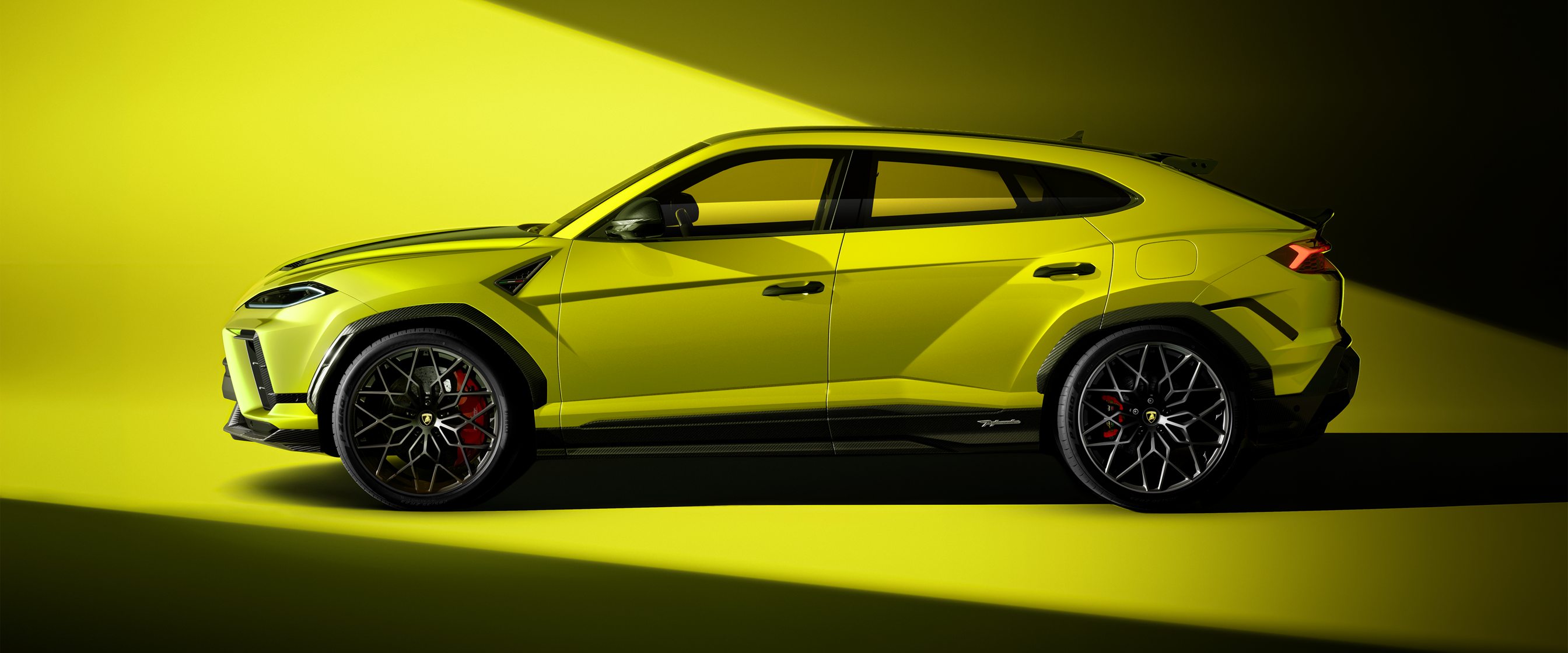 URUS SE PERFORMANTE
