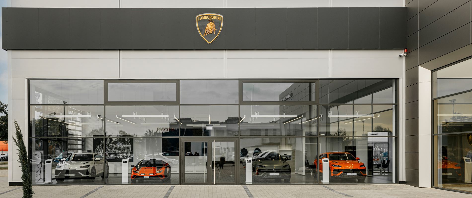 grand-opening-of-lamborghini-dealership-in-hanover