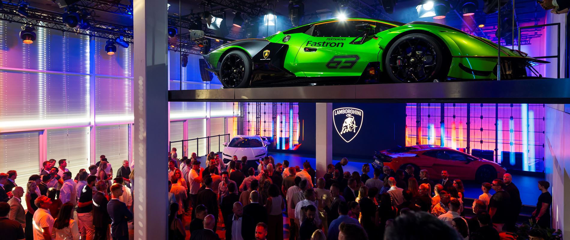 Lamborghini freut sich ber ein erfolgreiches Jahr 2025 in Deutschland sterreich und der Schweiz