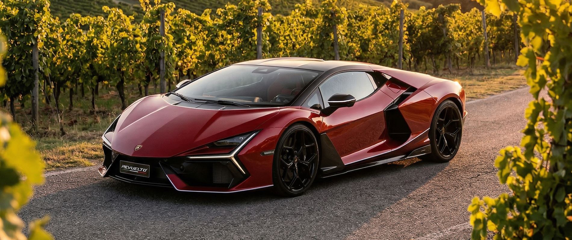 automobili-lamborghini-expands-the-ad-personam-palette-with-new-colours-inspired-by-italy