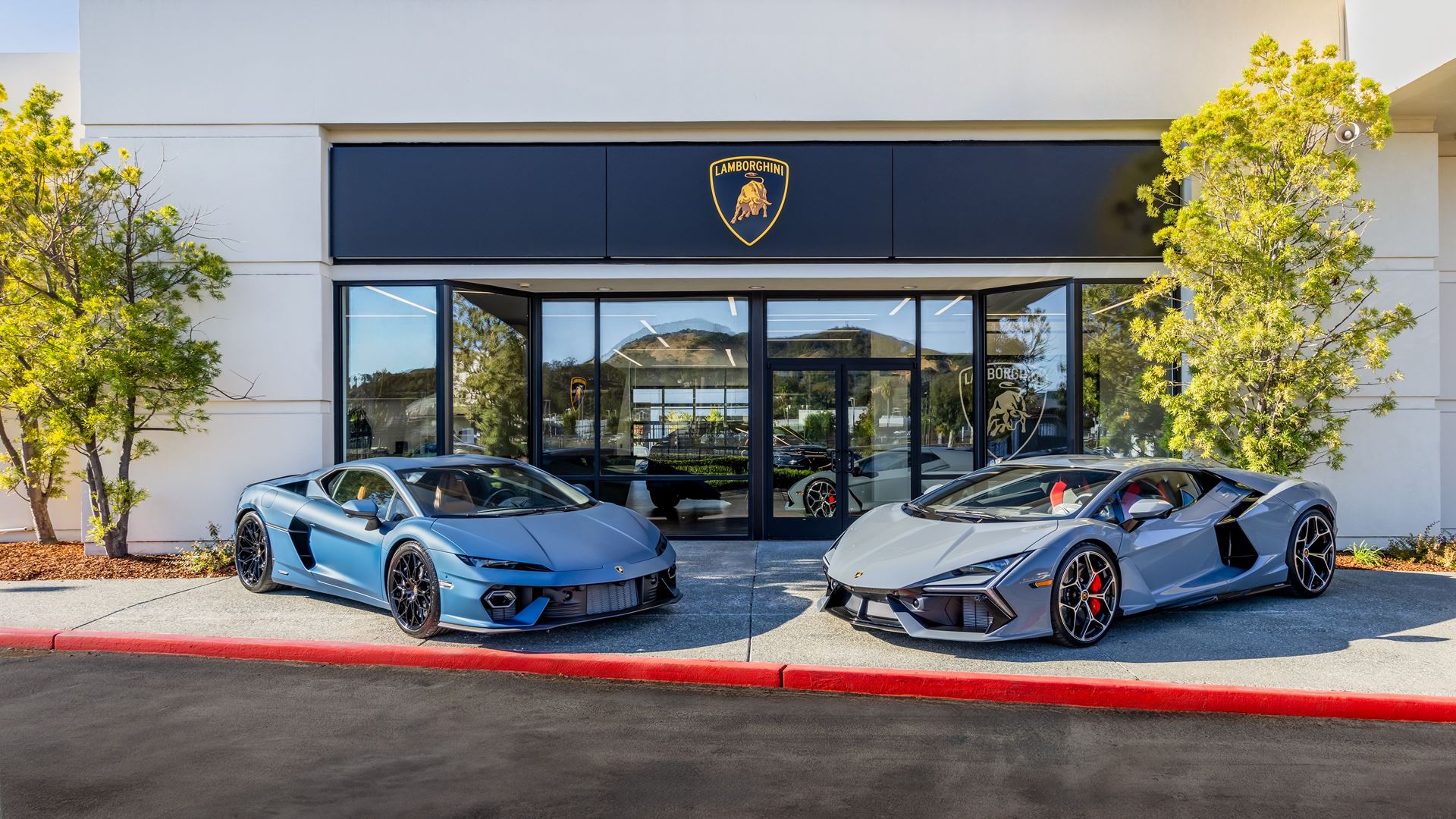 automobili-lamborghini-debuts-redesigned-san-francisco-showroom