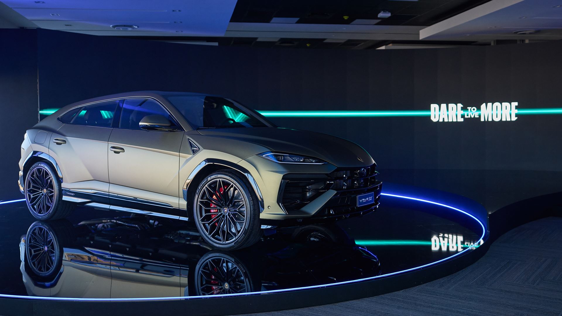 urus-se-unveiled-in-johannesburg