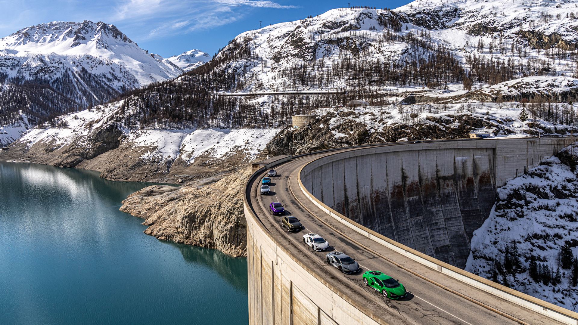 a-lamborghini-gateway-to-courchevel