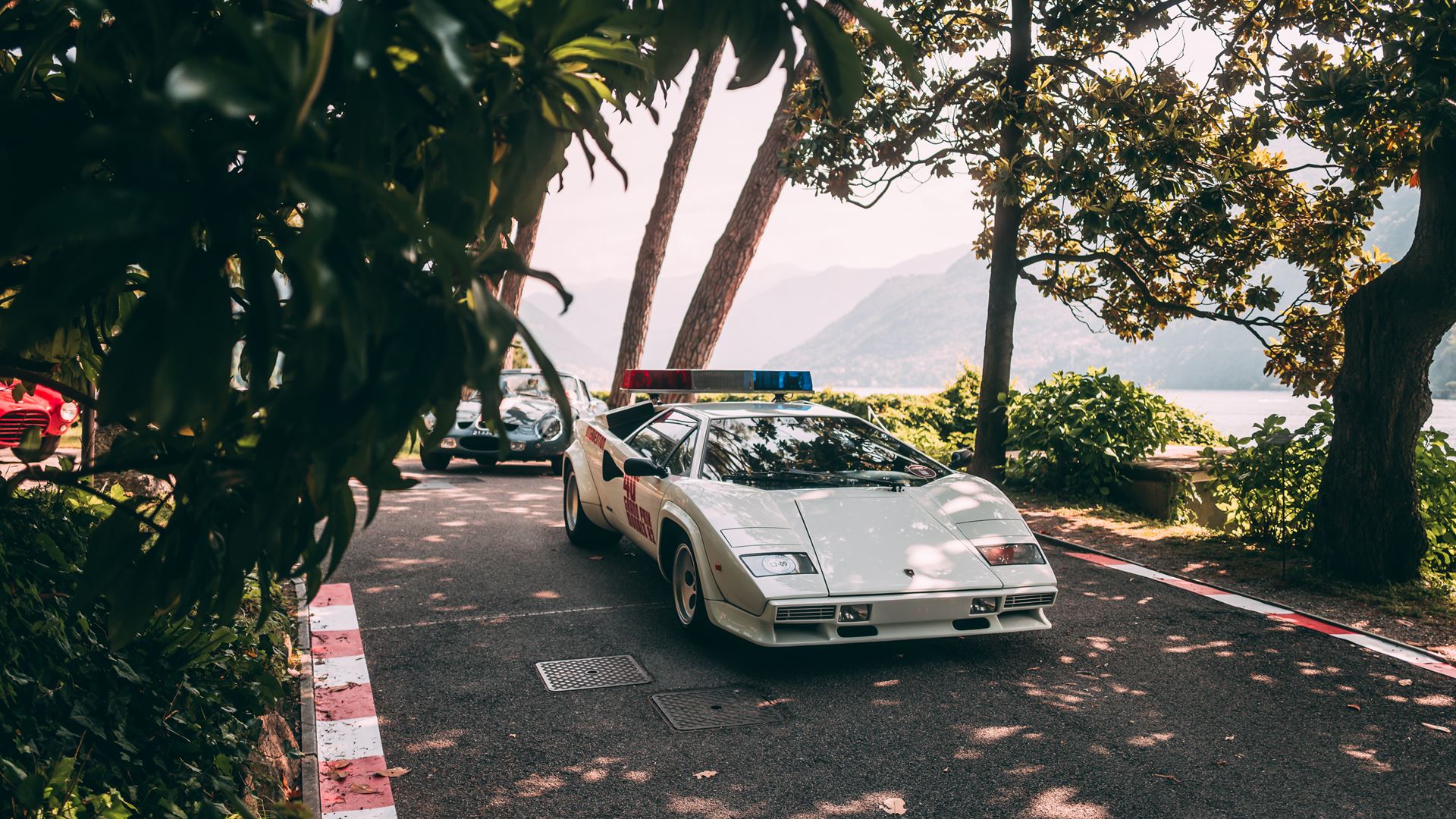 lamborghini-at-the-forefront-of-elegance-and-speed-on-lake-como