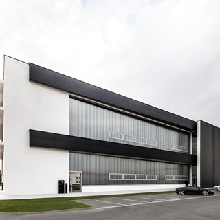 New building designed for the development of prototypes and pre series vehicles
