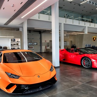 Huracán Performante e Huracán Spyder presso lo showroom di Lamborghini Milano