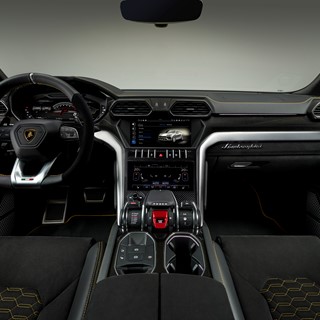 Lamborghini Urus interior 2