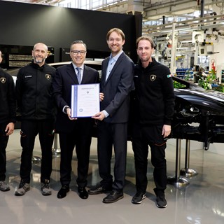 Automobili Lamborghini riceve la certificazione dall’ente TÜV_1