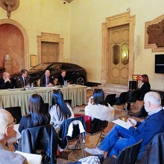 conf. stampa presentazione Barbiere di Siviglia con sostegno di Lamborghini