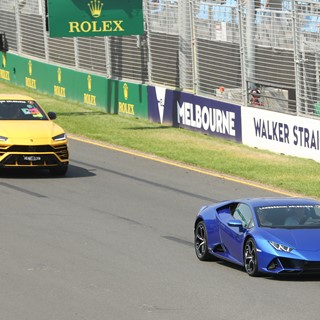 Huracan EVO and Urus led the convoy at the parade