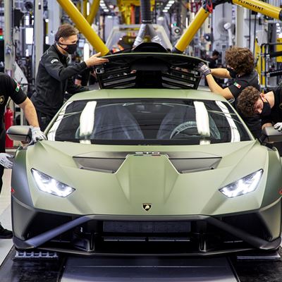Huracan assembly line