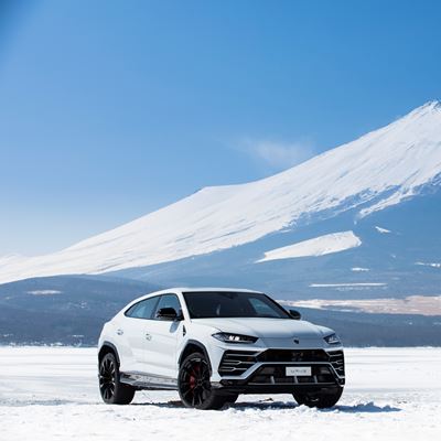 Lamborghini Urus in Fuji (Japan)