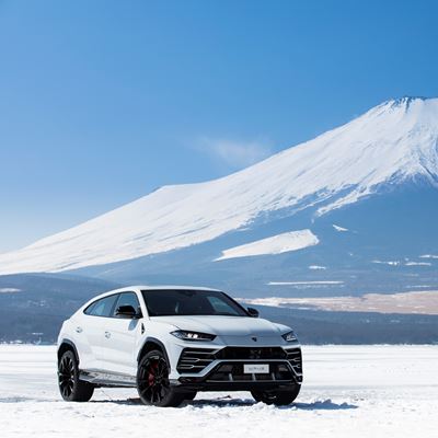Lamborghini Urus Fuji Mountain