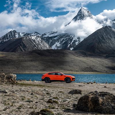 Lamborghini Urus SE Conquer the Utmost Triumph at the Roof of the World