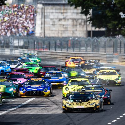 Race one start