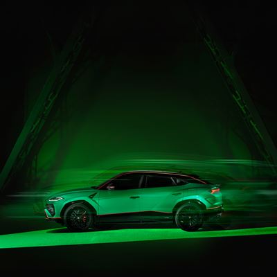 Urus SE Tettonero Capsule