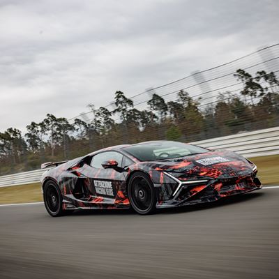 Record lap at the Hockenheimring Lamborghini Revuelto SV