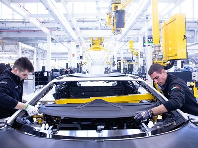 Production line Revuelto