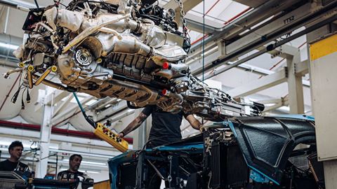 Automobili Lamborghini - V12 Engine