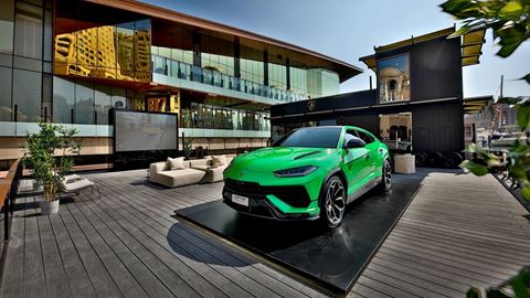 Lounge Automobili Lamborghini - Urus Performante