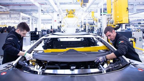 Production line Revuelto