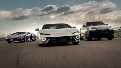 Lamborghini the new hybrid range collects awards worldwide