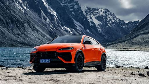 Lamborghini Urus SE Conquer the Utmost Triumph at the Roof of the World