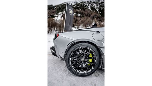 Accademia Neve 2026 Bridgestone