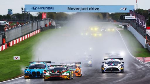 Lamborghini victorious in British GT and GT Masters to set up title deciders