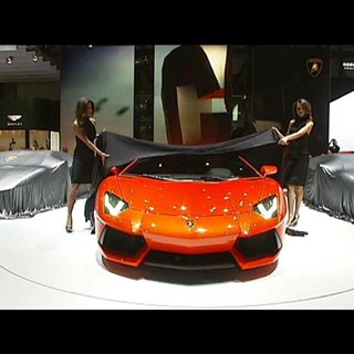 Unveiling Lamborghini Aventador LP 700-4