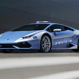 Lamborghini Hands over the New "Huracán LP 610-4 Polizia" to the Italian State Police